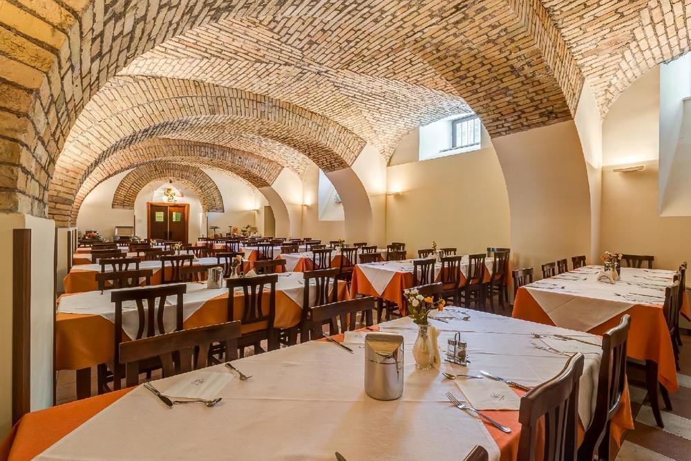 Domus Carmelitana Hotel Rome Exterior photo