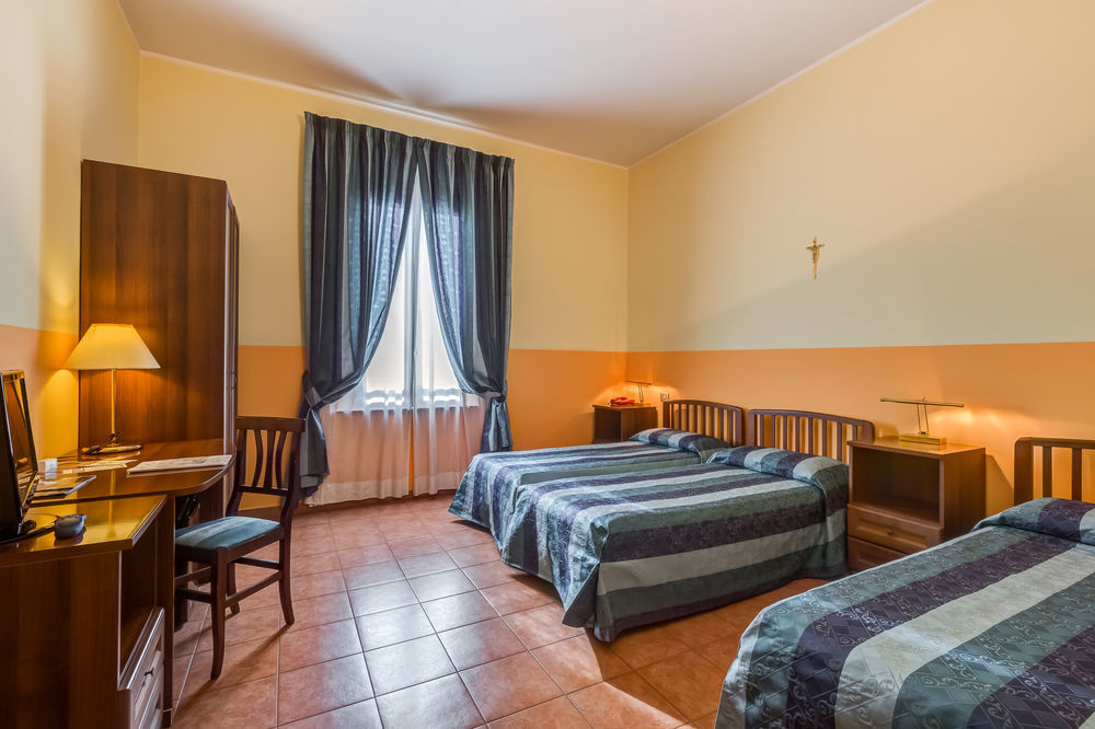 Domus Carmelitana Hotel Rome Exterior photo