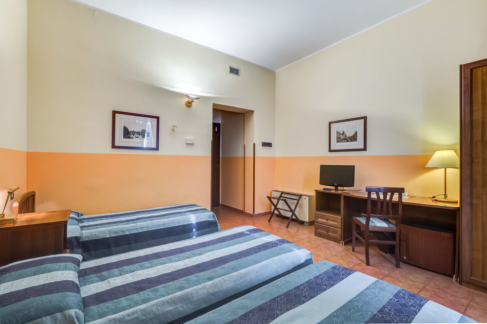 Domus Carmelitana Hotel Rome Exterior photo